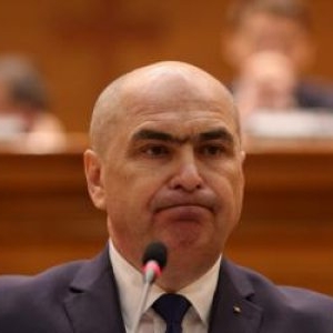 Guvernul Bolojan a picat. Scenarii în PNL şi primele reacţii de la partide. Ce urmează