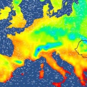 Revin ploile, vijeliile, grindina și fenomenele electrice. Prognoza meteo pentru luna mai