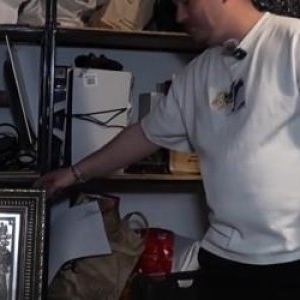 Aurul nu mai e rege la amanet. Ce lasă românii gaj: "Avem inclusiv icoane"