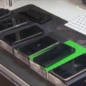Gadgeturile recondiționate, tot mai populare printre tineri. Prețuri cu până la 50% mai mici