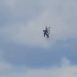 Momentul când două avioane de vânătoare se ciocnesc în zbor la un show aviatic în Idaho