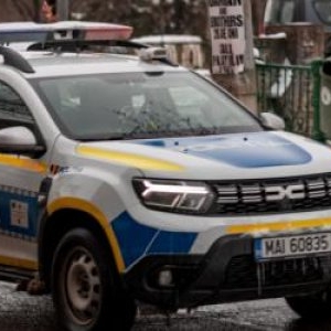 Femeie găsită moartă în propria casă, în Botoşani. Soţul ar fi strâns-o de gât după o ceartă