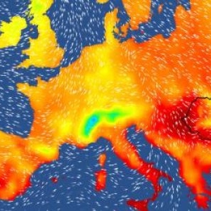Ploi şi vijelii, dar temperaturi de până la 33 de grade. Vremea pentru următoarele 2 săptămâni