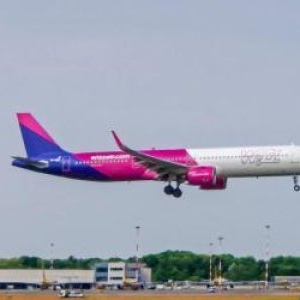 Interviu EXCLUSIV. Wizz Air aduce internetul Starlink în avioane. Cât vor plăti pasagerii pentru Wi-Fi la bord