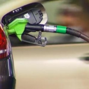 Plinul de benzină, mai ieftin cu 40 de lei faţă de acum o săptămână. Cât se vor mai ieftini carburanţii