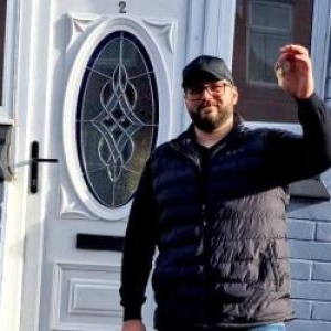 Cum a reuşit un orădean să-şi cumpere 8 case în Anglia: "Nu e noroc"