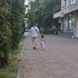 Pedeapsa primită de un tată din Iaşi care şi-a lăsat fetiţa în maşină, în plin soare, la peste 50 de grade