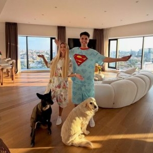 Pur și simplu WOW! Vloggerul Petruț Bisoi s-a mutat într-un penthouse de 300 de mp care arată ca în filme! Are saună, sală de forță și vedere spre Herăstrău / GALERIE FOTO