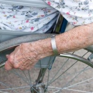 O pensionară de 96 ani, în pericol să fie dată afară din azil fiindcă e prea rebelă! Ce a putut să facă femeia, în camera ei