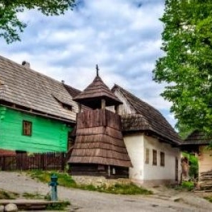 Satul cu doar 17 locuitori, invadat de peste 100.000 de turiști: "Ce e aici, grădină zoologică?!"