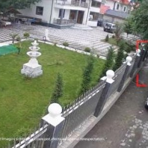Atac mafiot în Ţăndărei. Trei indivizi au ciuruit casa rivalilor, la ordinul unui lider din străinătate 