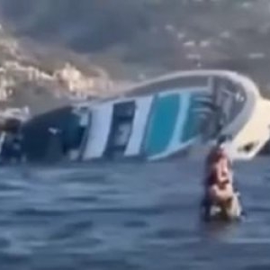 Iaht de lux de 9,1 milioane de dolari s-a scufundat în Sardinia. Proprietarul abia îl primise de patru zile