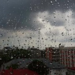Vremea se schimbă radical în România. Sunt anunţate vijelii și grindină, iar temperaturile scad cu peste 10°C