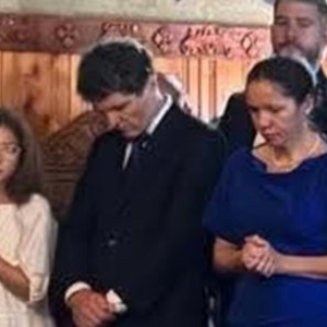 Ultima oră! Au apărut toate imaginile cu Nicușor Dan la mănăstire! Ce ținută cuminte a purtat Mirabela Grădinaru! Micuța Aheea și fratele ei au atras, însă, toate privirile
