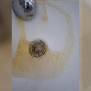 Un oraș și 4 comune, în alertă după ce furnizorul de apă a rămas fără autorizație. Autorităţile caută soluţii