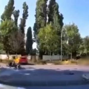 Momentul în care Andrei Bordeianu este aruncat de pe motocicletă. A ajuns la ATI după impactul devastator