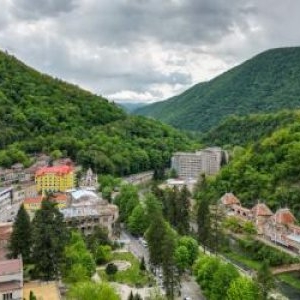 Stațiunea din România "luată cu asalt" de sârbi. Ce au descoperit străinii in locul ignorat de români