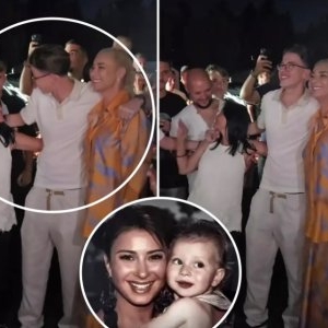 Cu mama și cu bona Nuți în brațe, Laurențiu Reghecampf Jr. și-a serbat majoratul cu peste 100 de invitați, la vila din Snagov a mamei sale, Anamaria Prodan. Tânărul s-a distrat alături de prieteni și apropiați, dar un detaliu le-a atras atenția tuturor / 
