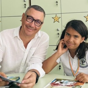 Victor Ponta și Daciana Sârbu, din nou o familie în curtea școlii! Au fost alături de Maria, fiica pe care au adoptat-o împreună, iar imaginile sunt WOW! Ce poză neașteptată a postat Daciana