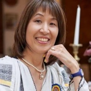 O japoneză a transformat hârtia într-o afacere de succes în România. Produsele ei se vând cu mii de lei