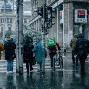 Vortexul polar dă vremea peste cap în următoarele zile. Frig, lapoviță şi ninsori, dar surpriza vine după