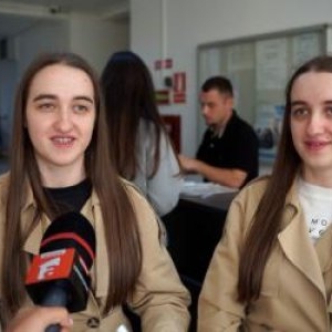 Cât plătesc pe lună două gemene din Maramureş, la cel mai căutat cămin din Bucureşti