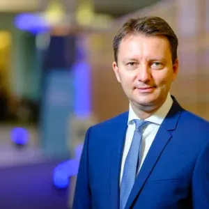 Programul de guvernare al Guvernului Mureșan ar fi fost redactat cu ajutorul AI. Mențiunea nu apare în varianta transmisă presei - SURSE