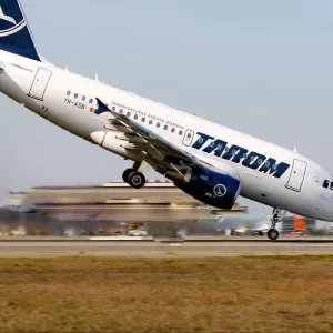 Aterizare de urgență pe Otopeni. Aeronavă TAROM cu 170 de pasageri la bord, lovită de o pasăre în timpul zborului - SURSE