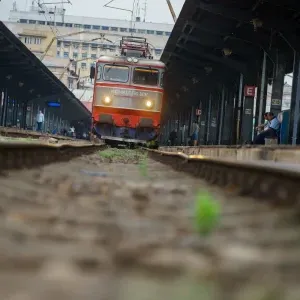 Circulație feroviară afectată la București Nord: mai multe trenuri au avut întârzieri, linii scoase de sub tensiune