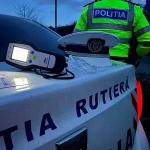 Femeie de 29 de ani, prinsă cu 1,37 mg/l alcool la volan. A provocat un accident pe DN6