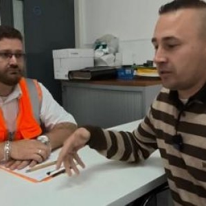 Cât câștigă un român care lucrează pe șantier în Irlanda. Își ia banii în fiecare săptămână