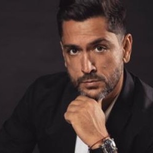 Cine este femeia care i-a dăruit un copil lui Cezar Ouatu. Primele imagini cu mama micuței Serena Maria