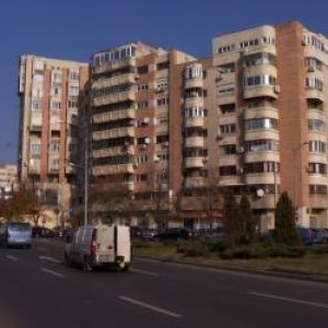 Impozit dublu din 2027 pentru românii care şi-au unit balconul cu sufrageria