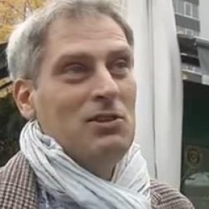Reacţia unui român stabilit în Franţa de 20 de ani, după ce vede preţul unei cafele în România
