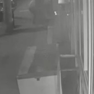 Adolescenți de 15 și 18 ani, spărgători la self pay. Cum își puneau în aplicare planul