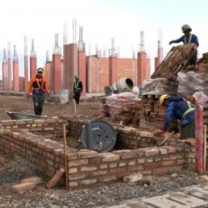 Racordare gratuită la utilităţi pentru românii care îşi construiesc prima casă. Ce nu au voie să facă 10 ani