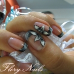 Unghii French cu pictura by Flory Nails