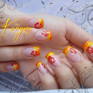 Unghii French cu model flori by Kory Nails