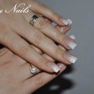 Unghii Albe French Cu Gel By Flory Nails