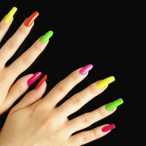 Unghii cu gel colorate