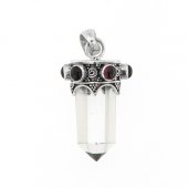 Pandantiv din argint - Amuleta din cristal de cuart de stānca si granat