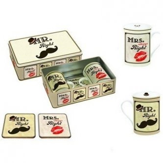 Set 2 cani portelan si suport (coaster) in cutie cadou - Mr & Mrs Right Mugs - Mustache & Lips